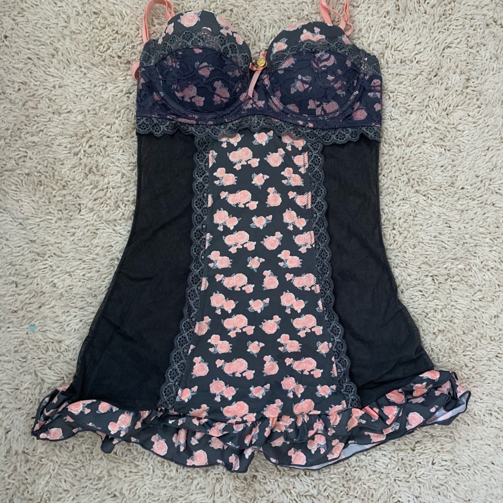 Jessica Simpson Sexy Nighty